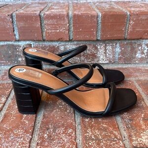 DV Dolce Vita Hermie Black Strap Women's Heel Sandals Size 10